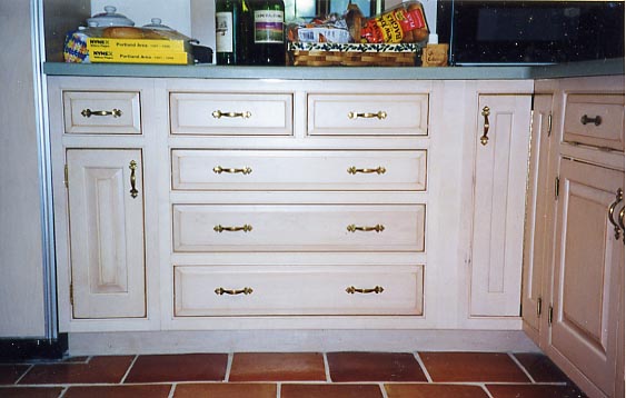 cape_kitchen island cabinet